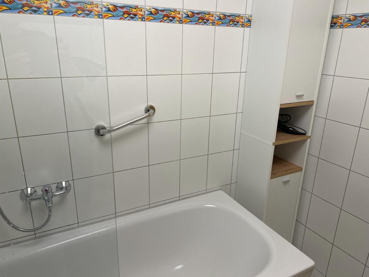 Apartment Napoleon, Naehe Zentrum, 2 Schlafzimmer, Grosser Balkon, Free Wifi ,Parken Jena Exterior photo